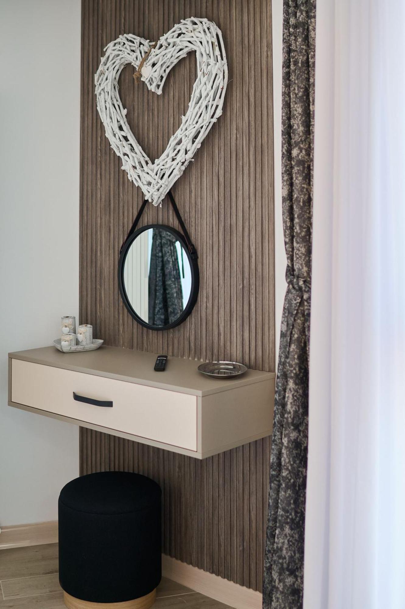 Alma Apartment In Infinity Beach Resort - Parking Mamaia Kültér fotó