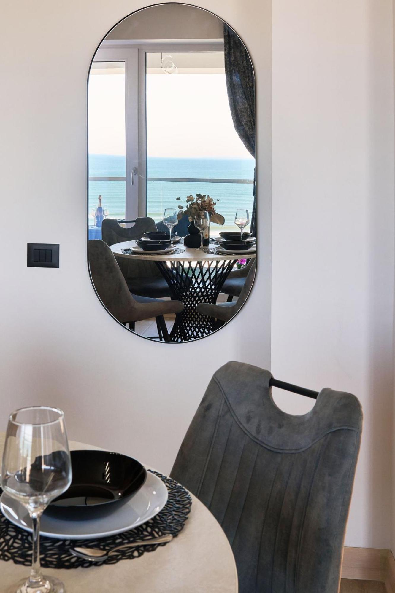 Alma Apartment In Infinity Beach Resort - Parking Mamaia Kültér fotó
