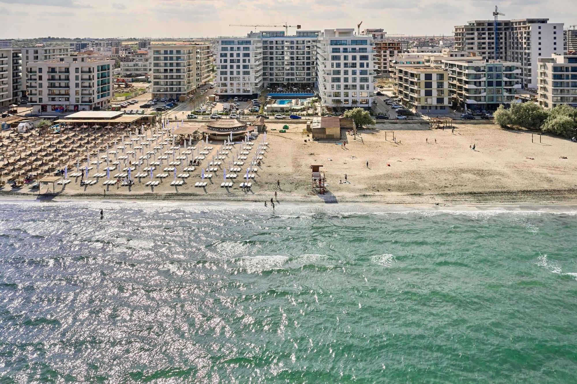Alma Apartment In Infinity Beach Resort - Parking Mamaia Kültér fotó